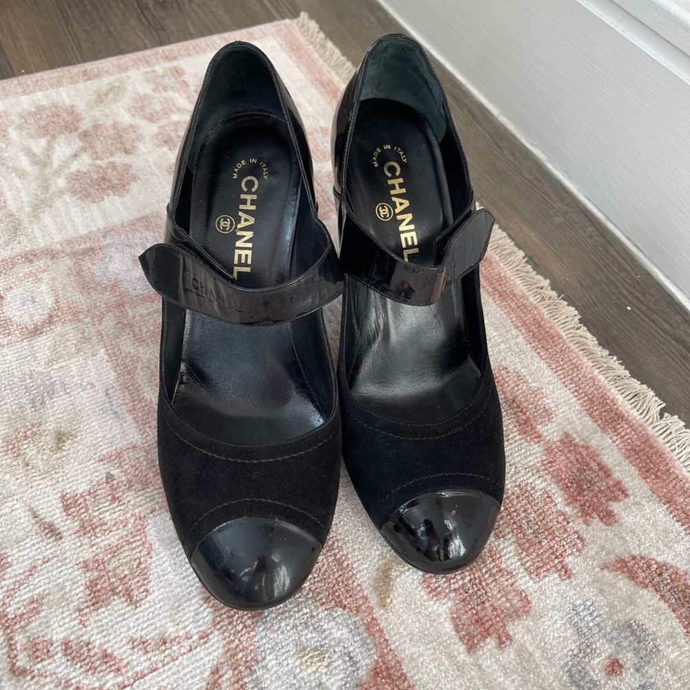 90s Chanel Mary Jane pumps vintage